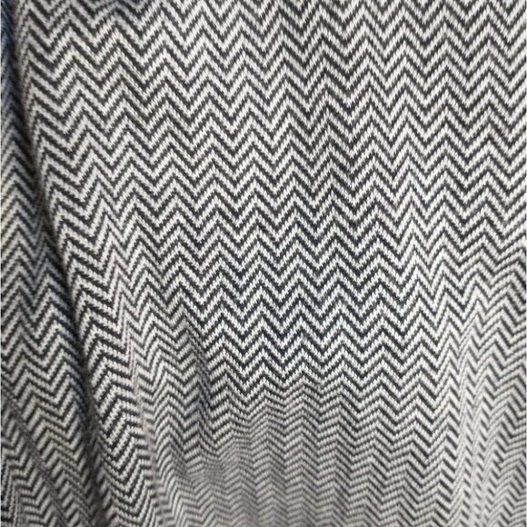 Women's Bar lll Black and White Short Sleeve Chevron Pattern Dress Size Large - Picture 5 of 11